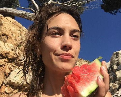 国外娱乐圈吃瓜,揭秘国外明星们的“瓜田”奇闻轶事 第2张 国外娱乐圈吃瓜,揭秘国外明星们的“瓜田”奇闻轶事 第2张